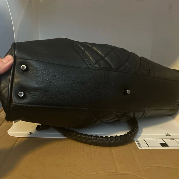 Burberry Black Quilted Shoulder Bag - Picture 5 of 7